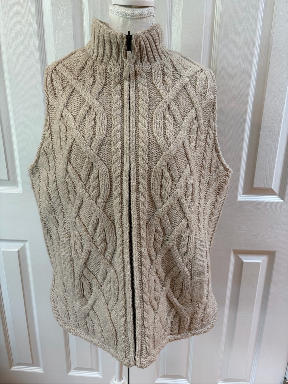 Carbon2Cobalt Oatmeal Wool Blend Cable Knit/Fleece Reversible Vest Size M